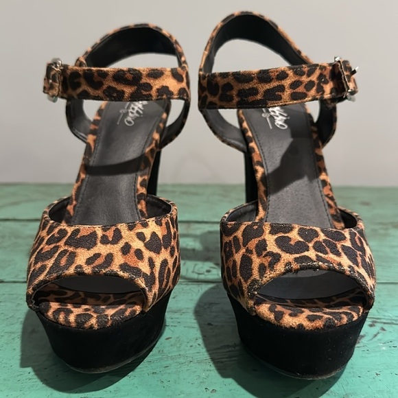 Women’s Mossimo Suede Leopard Print Chunky Platform Pumps Size 7.5 - Picture 2 of 7